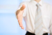 Ambra contrata professores na área de Administração de Empresas