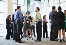 Como fazer networking em eventos corretamente e ganhar clientes? como fazer networking em eventos